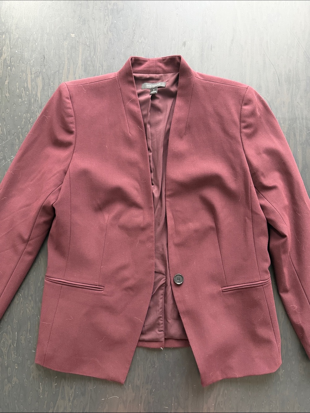 Ann Taylor Open-Front Blazer in Wine